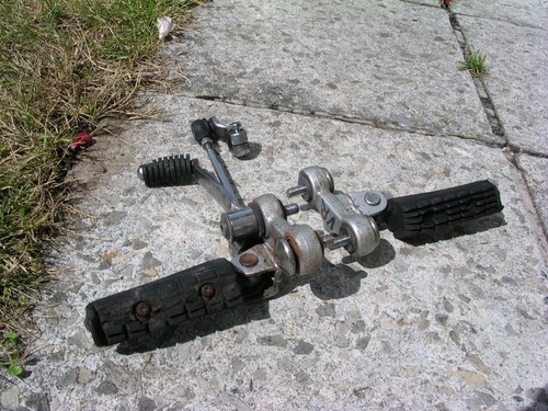 Fußrasten vorn mit halter - vorn,